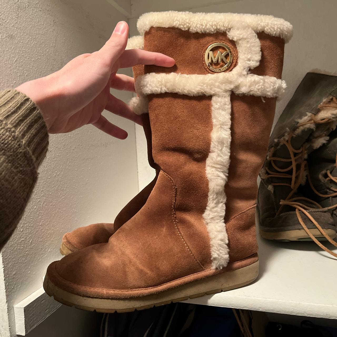 Super adorable New Michael Kors Sherpa Boots THESE. Depop