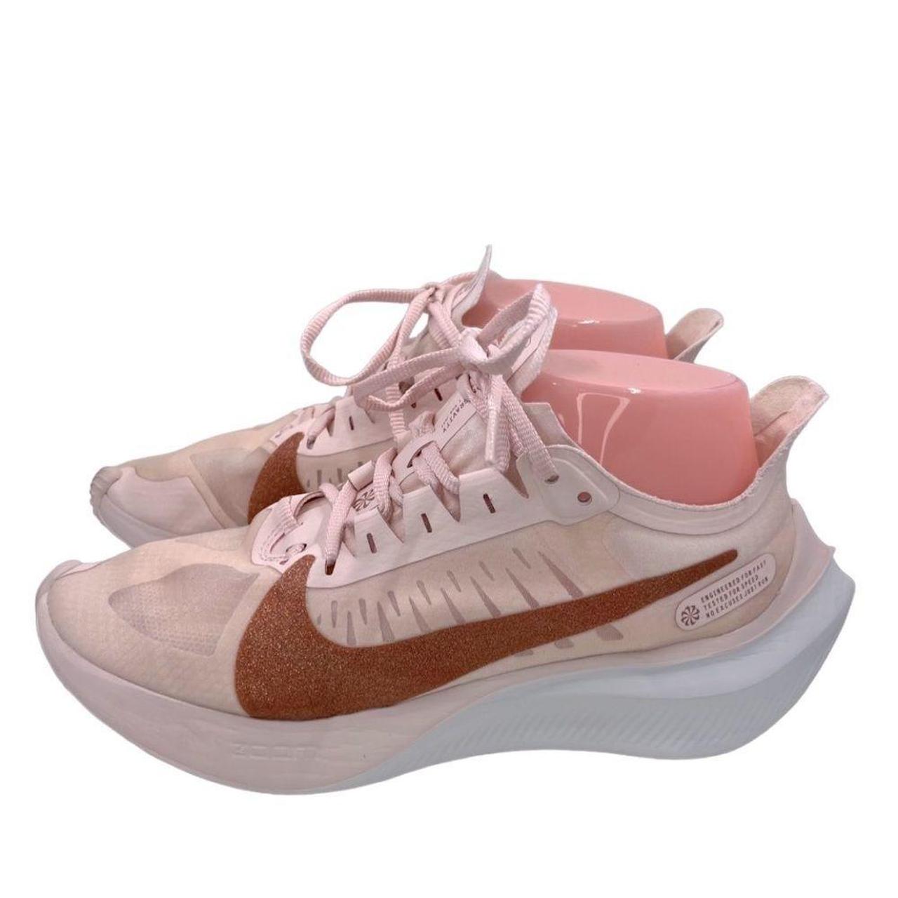 Nike zoom gravity women's running shoes pink hotsell