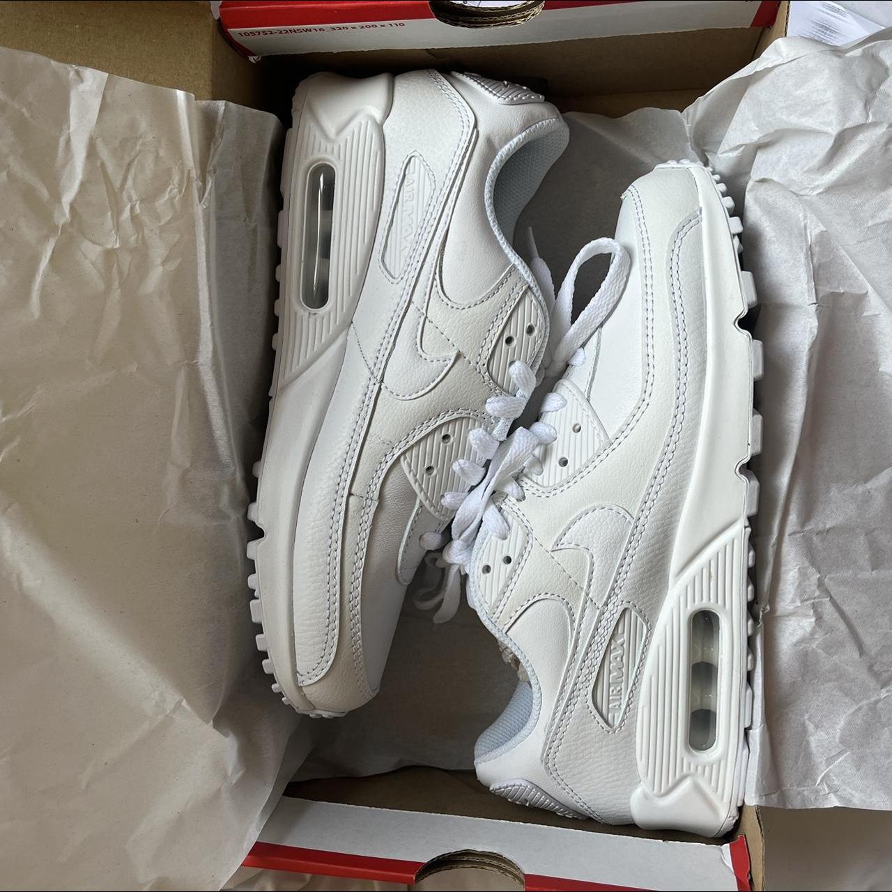 triple white nike airmax