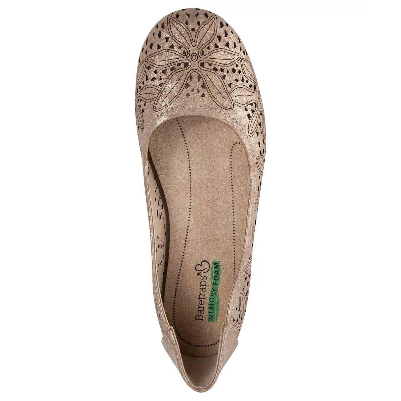 Baretraps Women's Gold Loafers (4)