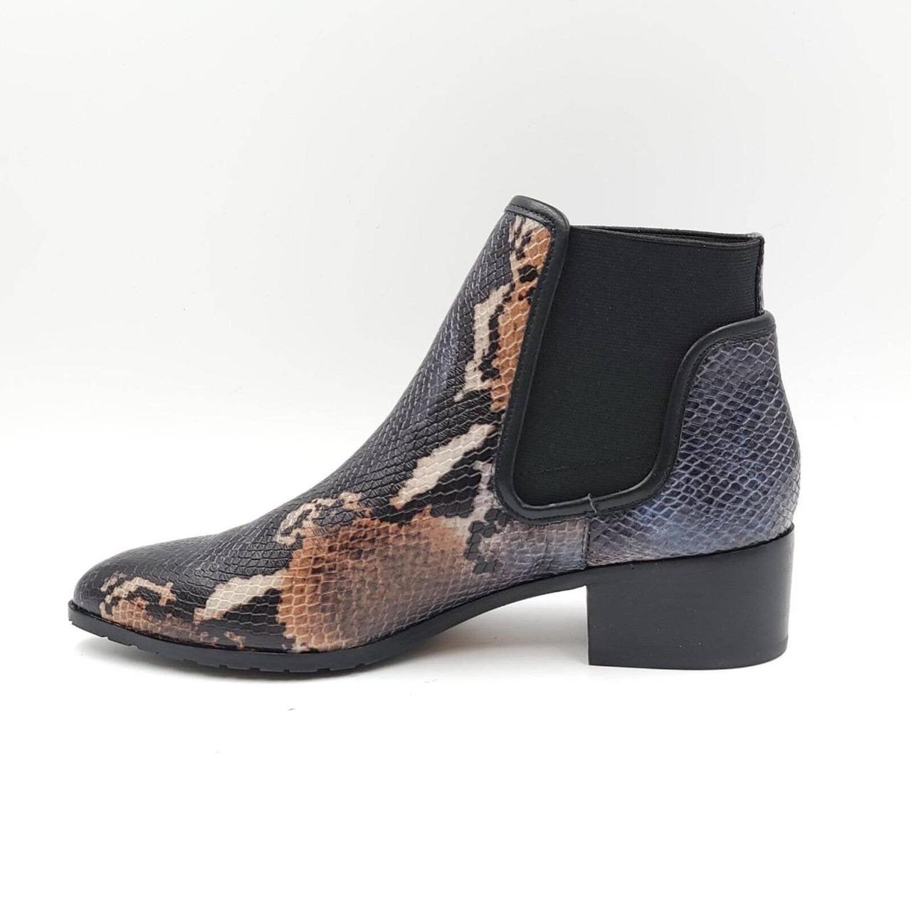 Donald pliner cheap chelsea boot