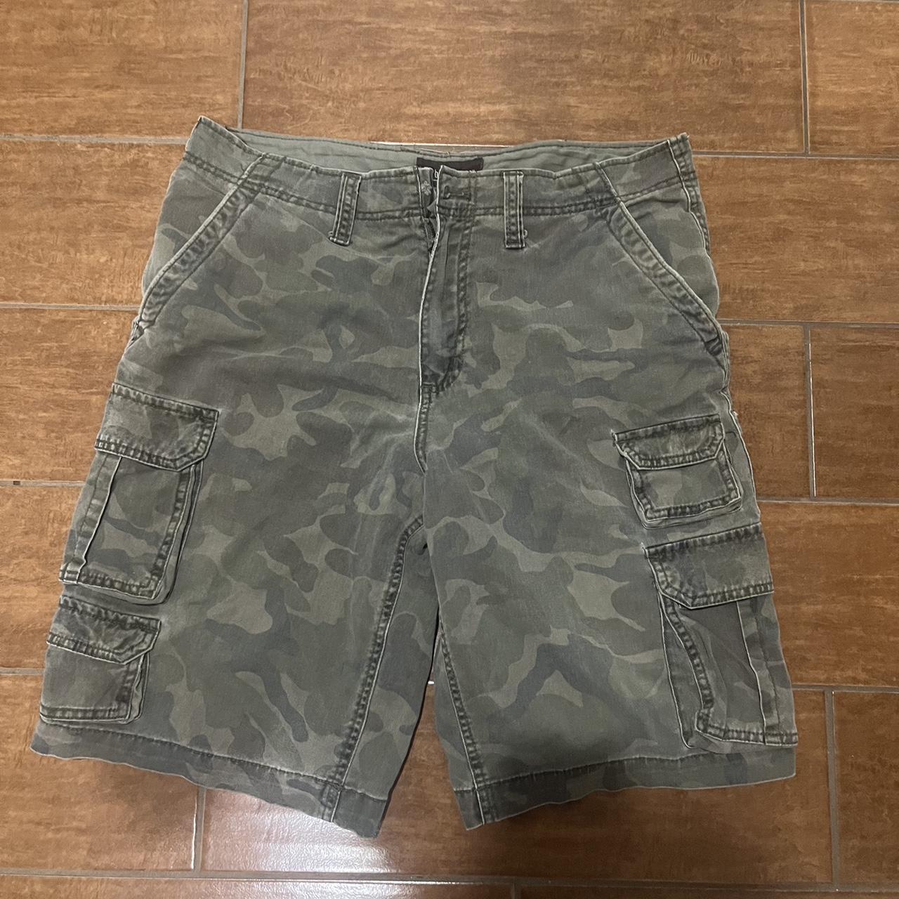 Vintage no boundaries camo cargo shorts No