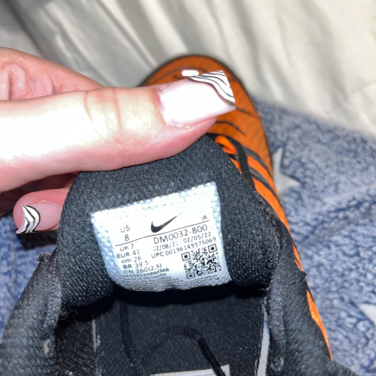 nike trainers black and orange