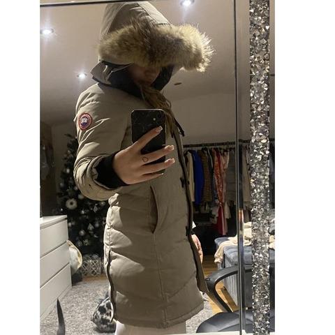 Women s Canda goose Loretta parka Size small Please Depop