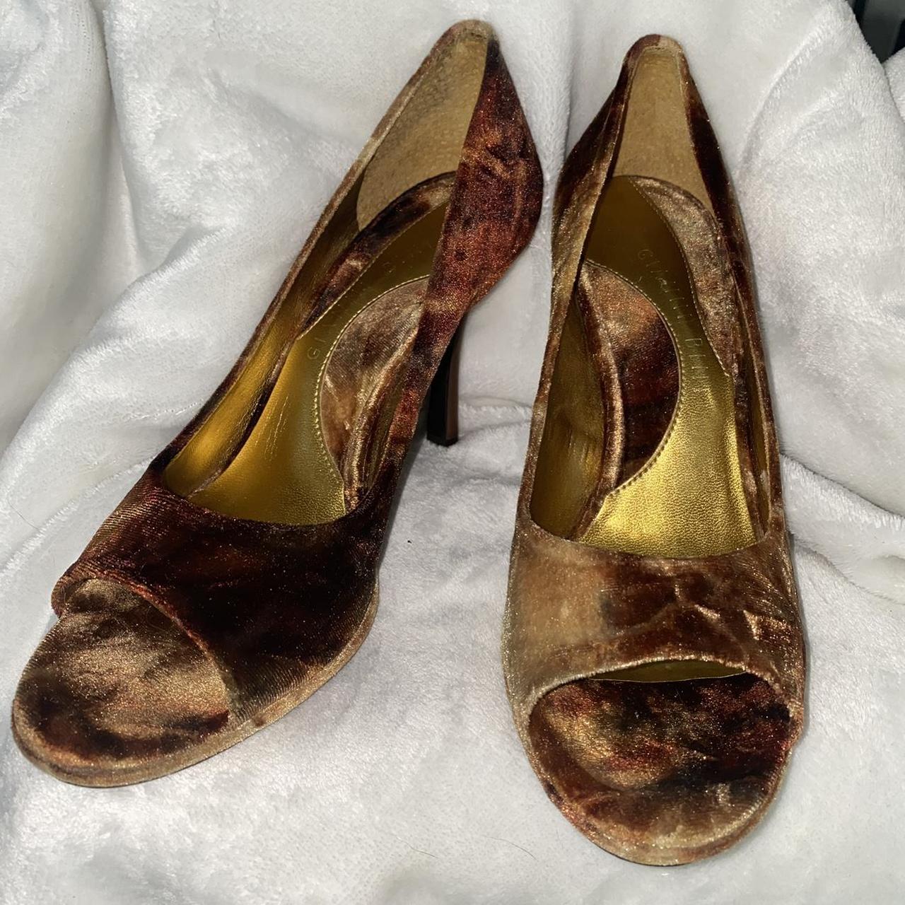 Giani Bernini Women's Gold and Brown Courts (2)