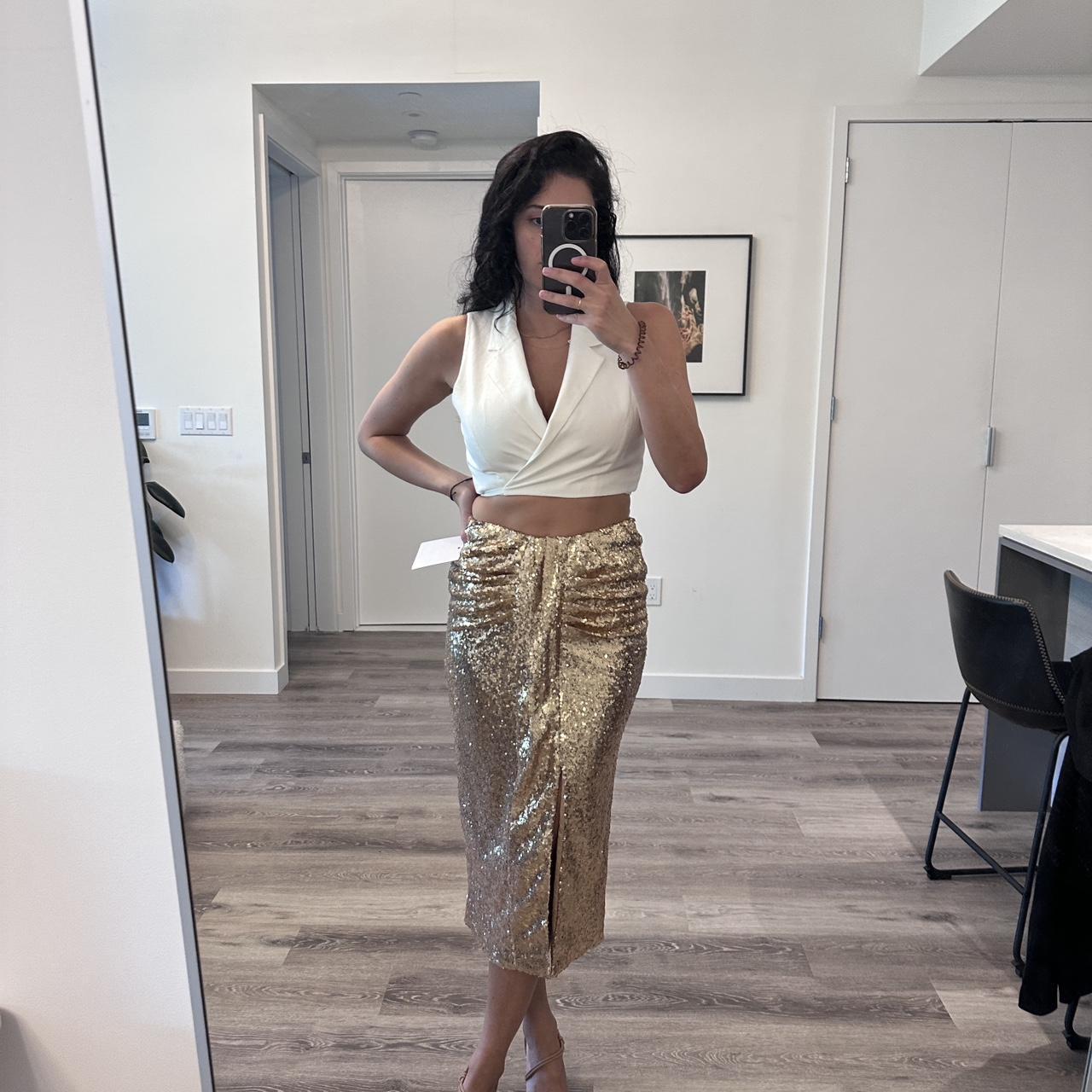 Long gold clearance sequin skirt outfit