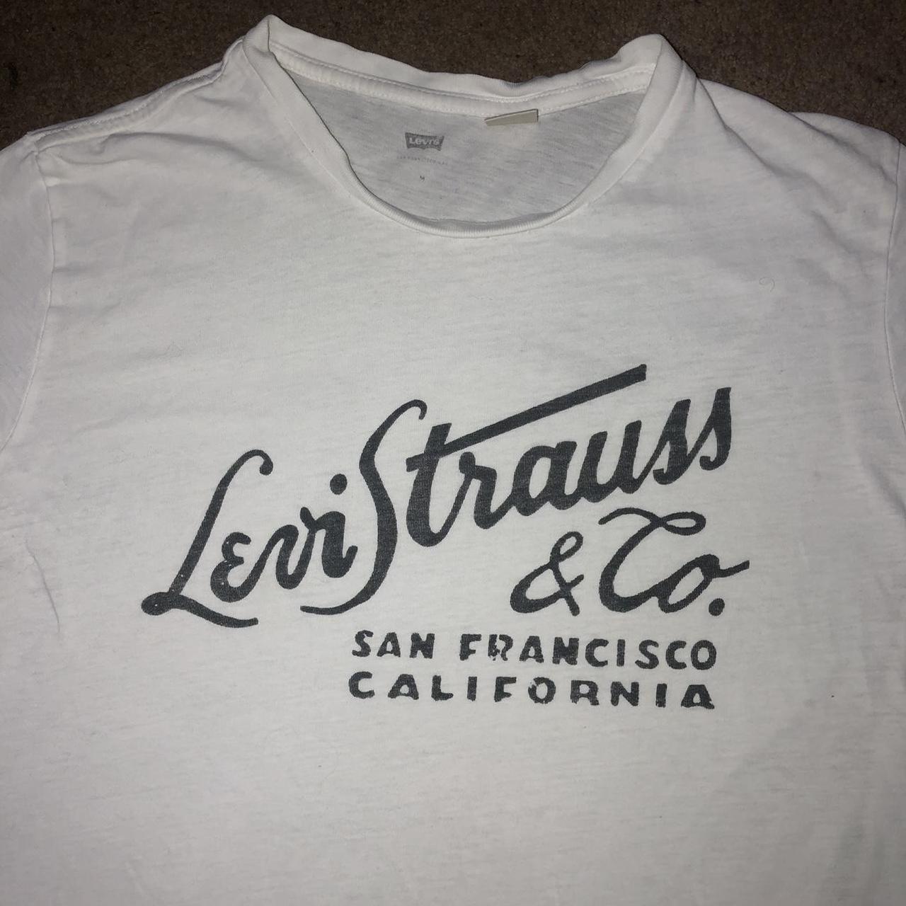 White Levi’s T Shirt size M Excellent condition... - Depop