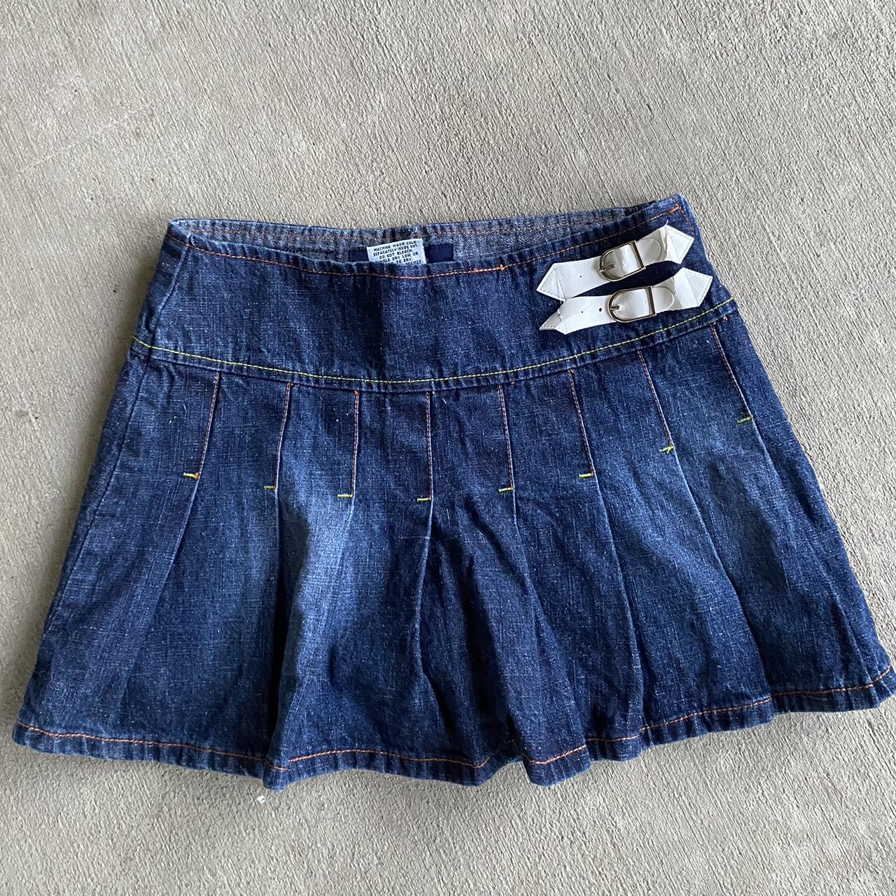 Vintage L.E.I Mini Skirt Condition | good,belt is... - Depop