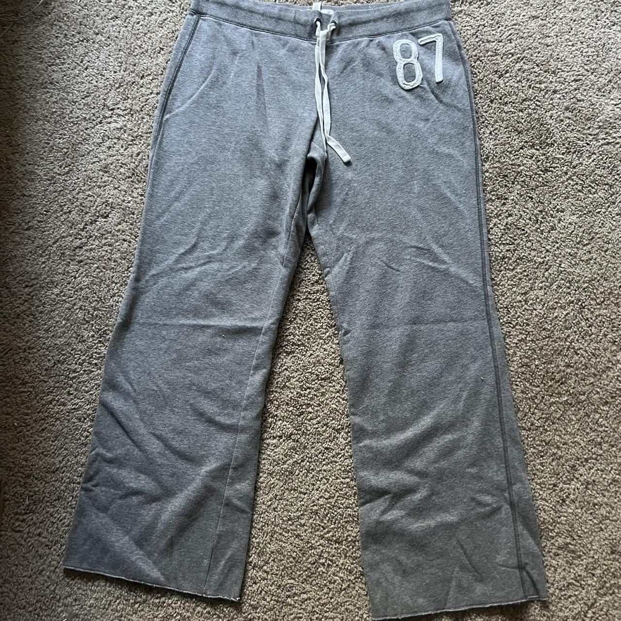 Cute grey aero sweats 💋 Size Xl but can FORSURE fit... - Depop