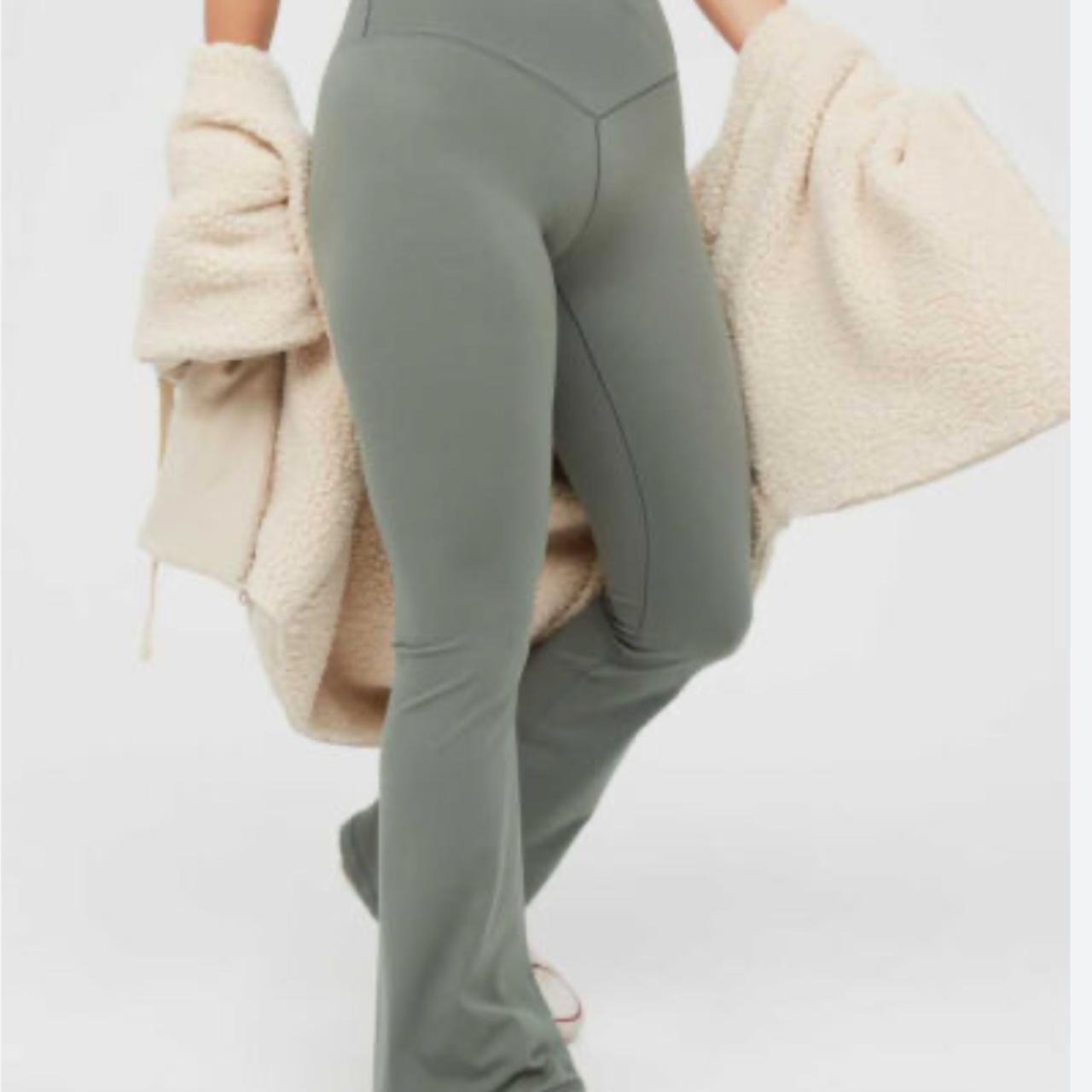 Aerie Women's Khaki and Green Leggings Depop