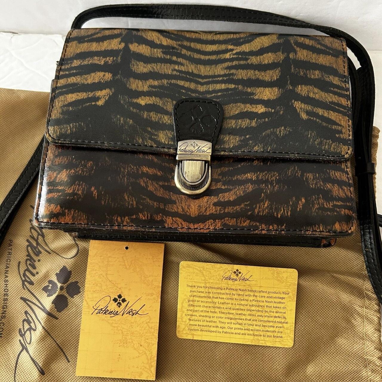 NWT buying Patricia Nash Wristlet