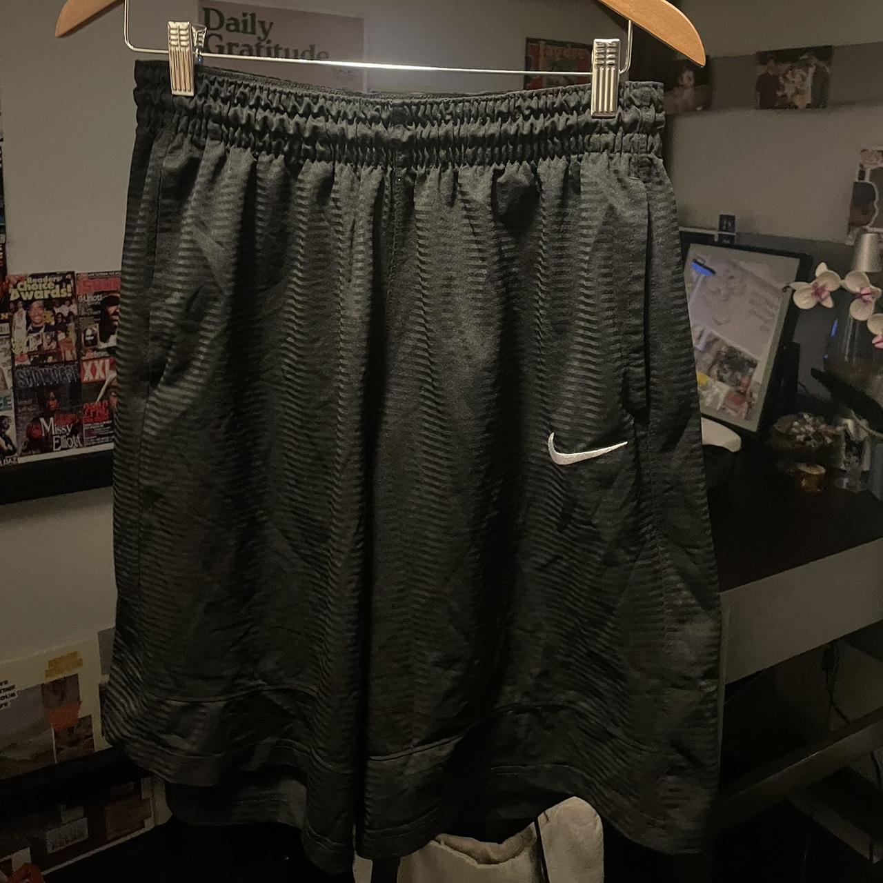 mens medium nike shorts