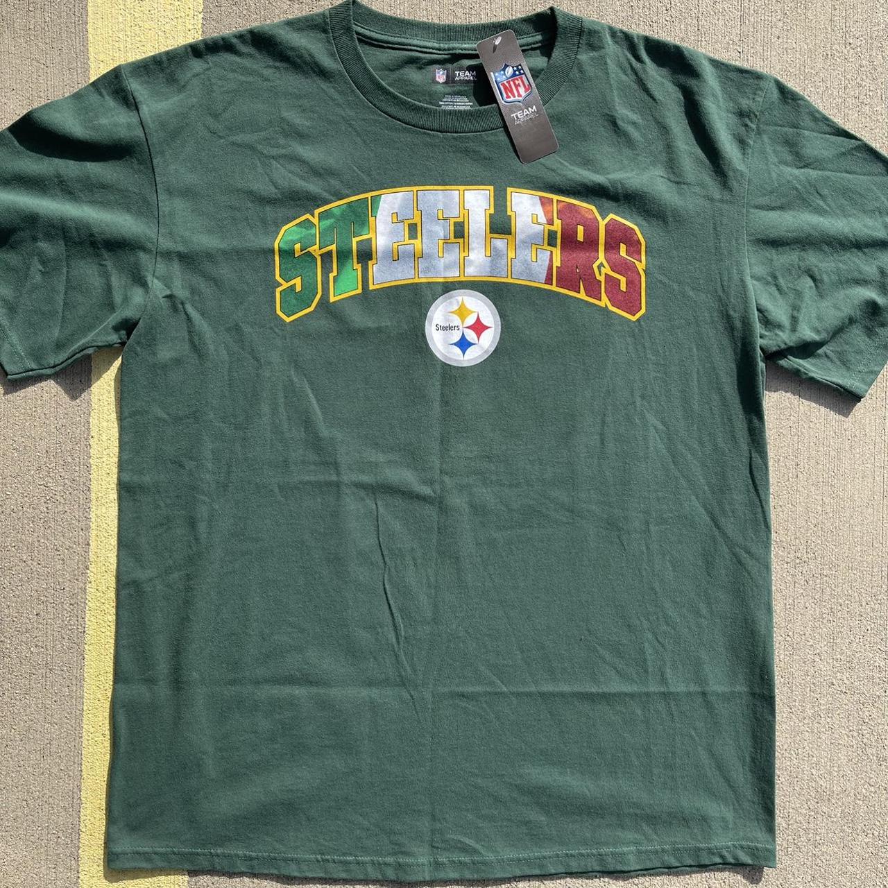 NFL Men's Red and Green Tshirt Depop