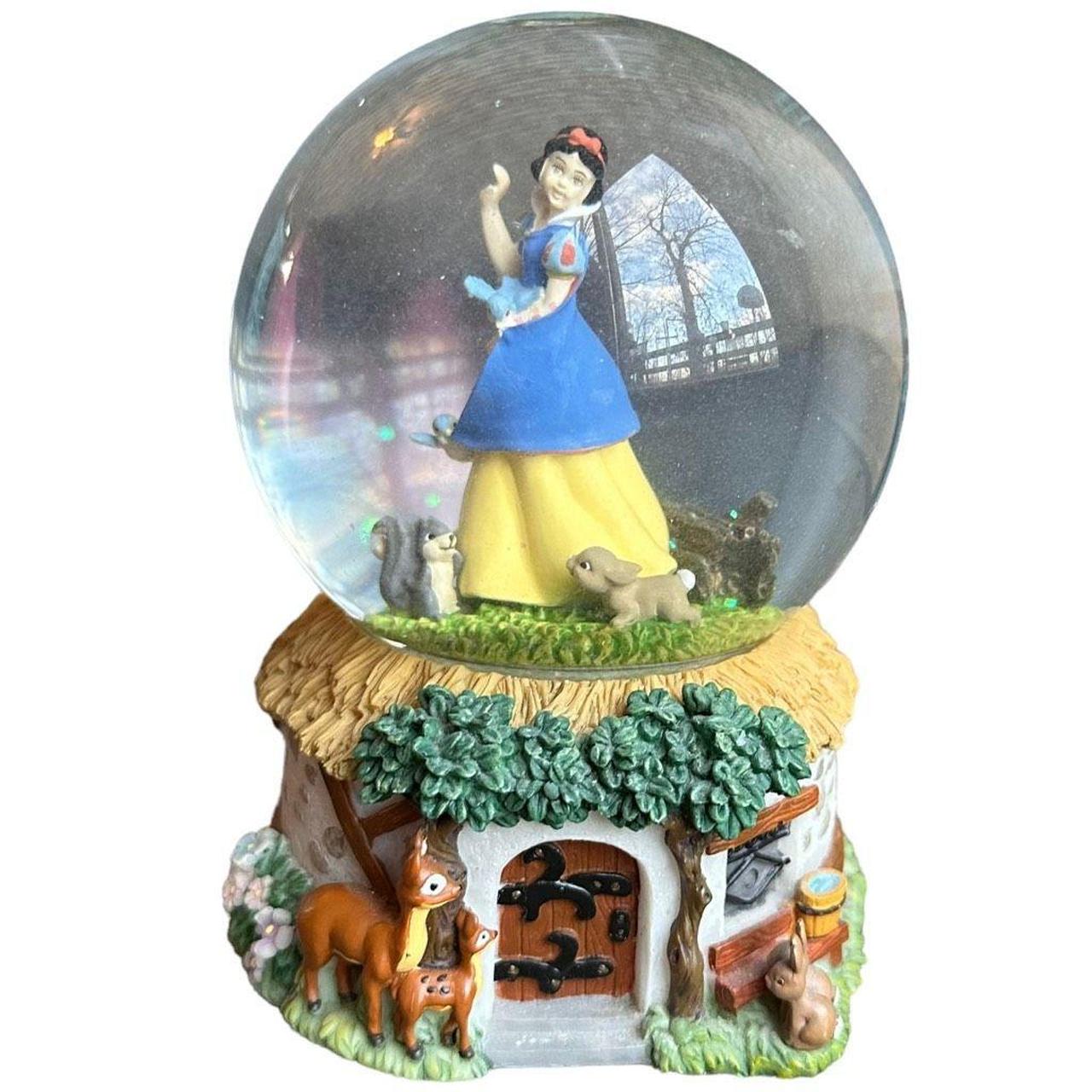 Disney's Snow White online Snow Globe