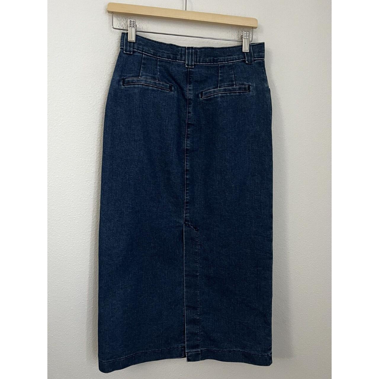 This vintage Lee denim skirt is a timeless piece... - Depop