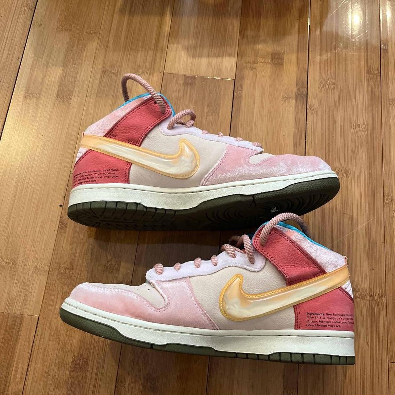 Strawberry Milkshake Nike Low Dunk Strawberry Pink Nike Air Jordan