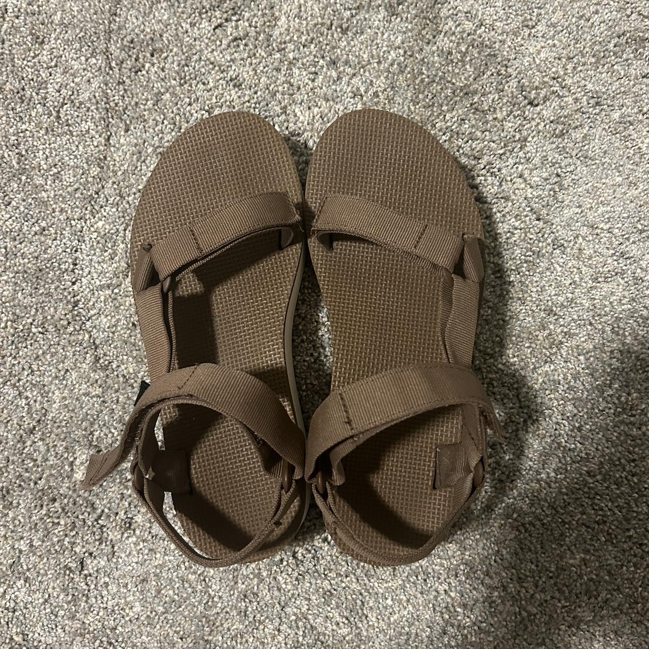 Cream tevas best sale