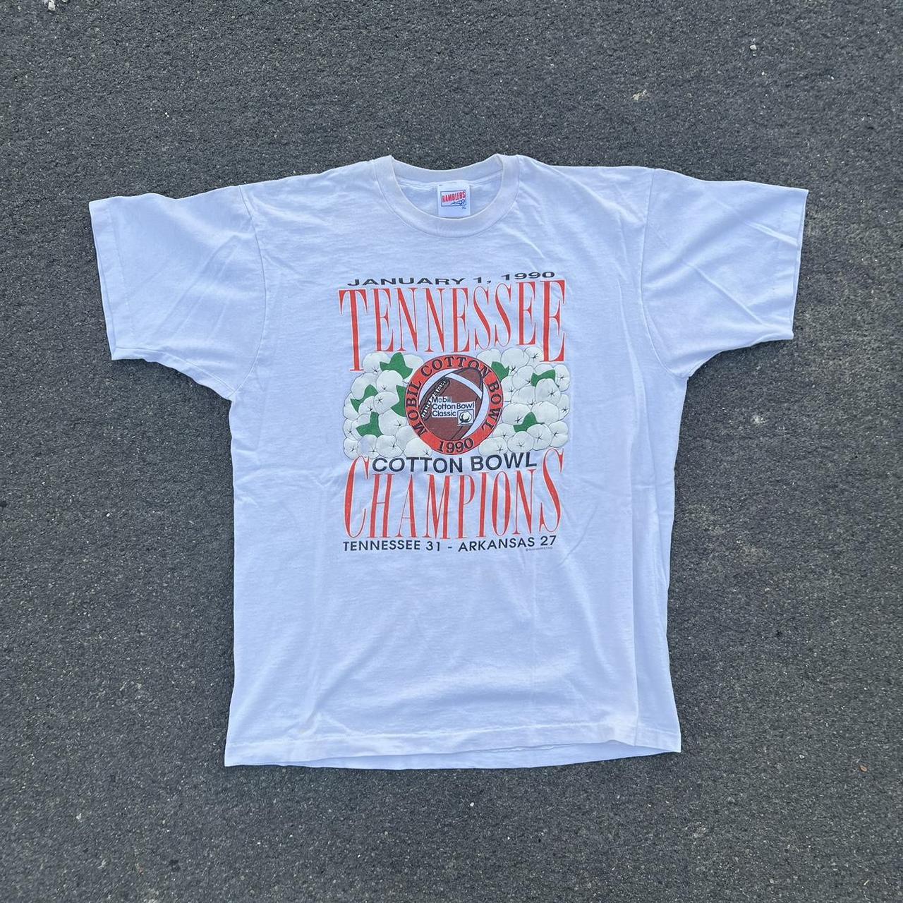 \ud83d\udca5Vintage 90s Tennessee Titans NFL Graphic... - Depop