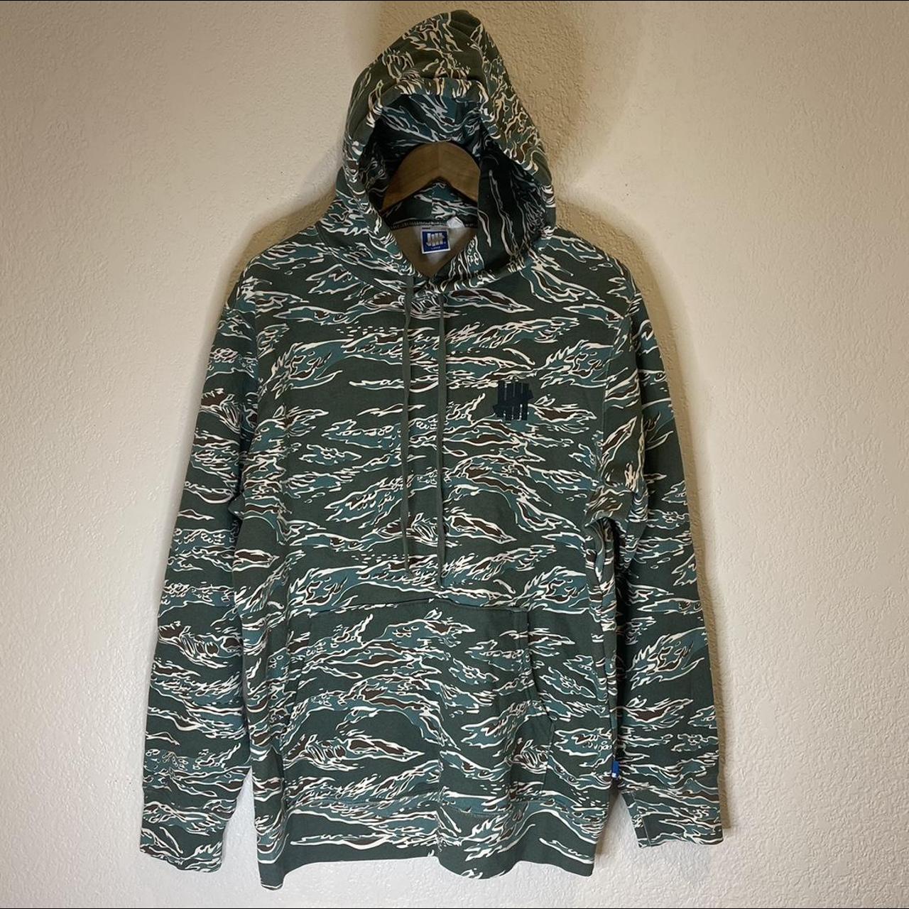 UNDEFEATED TIGER CAMO ICON HOODIE mens L 24” pit to... - Depop