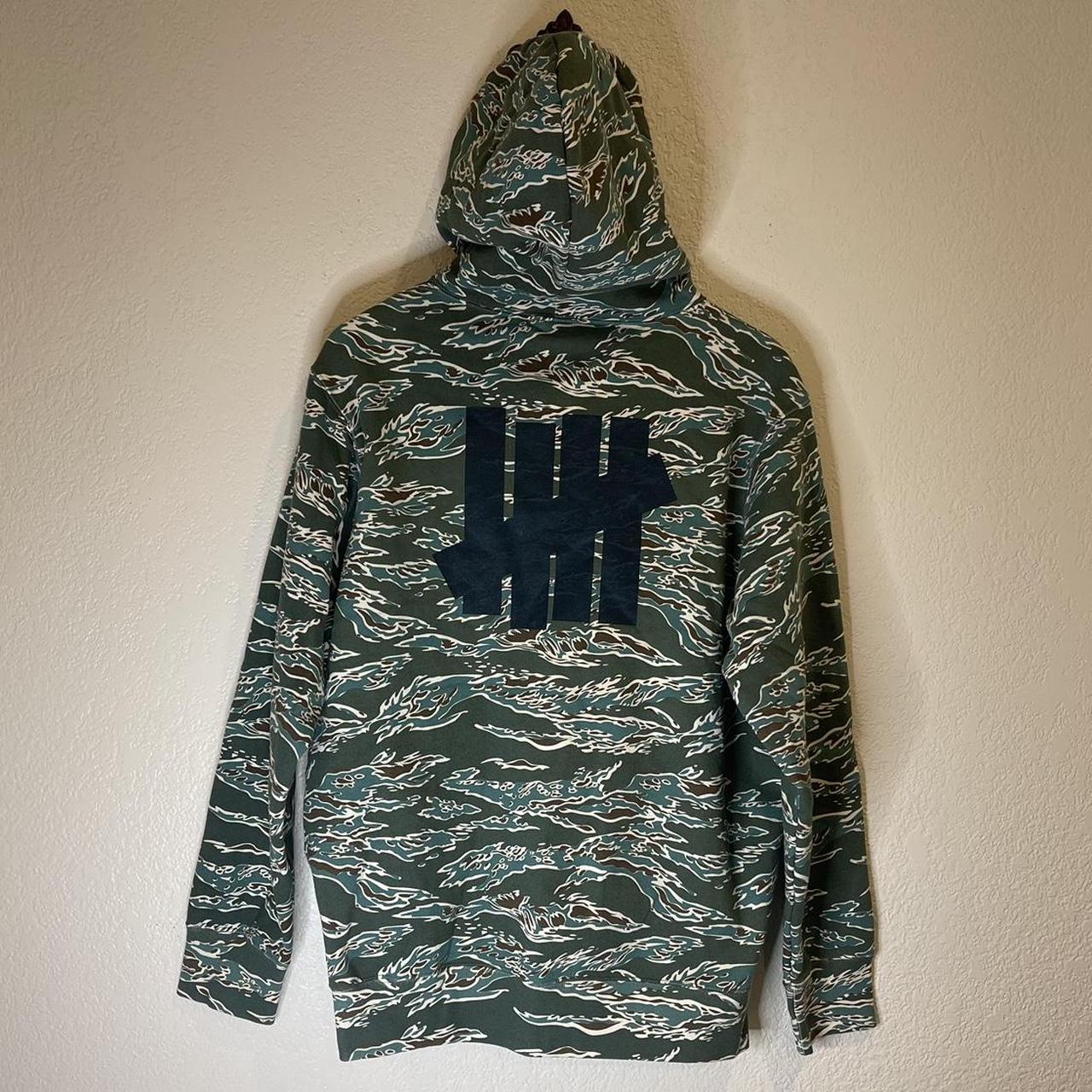 UNDEFEATED TIGER CAMO ICON HOODIE mens L 24” pit to... - Depop