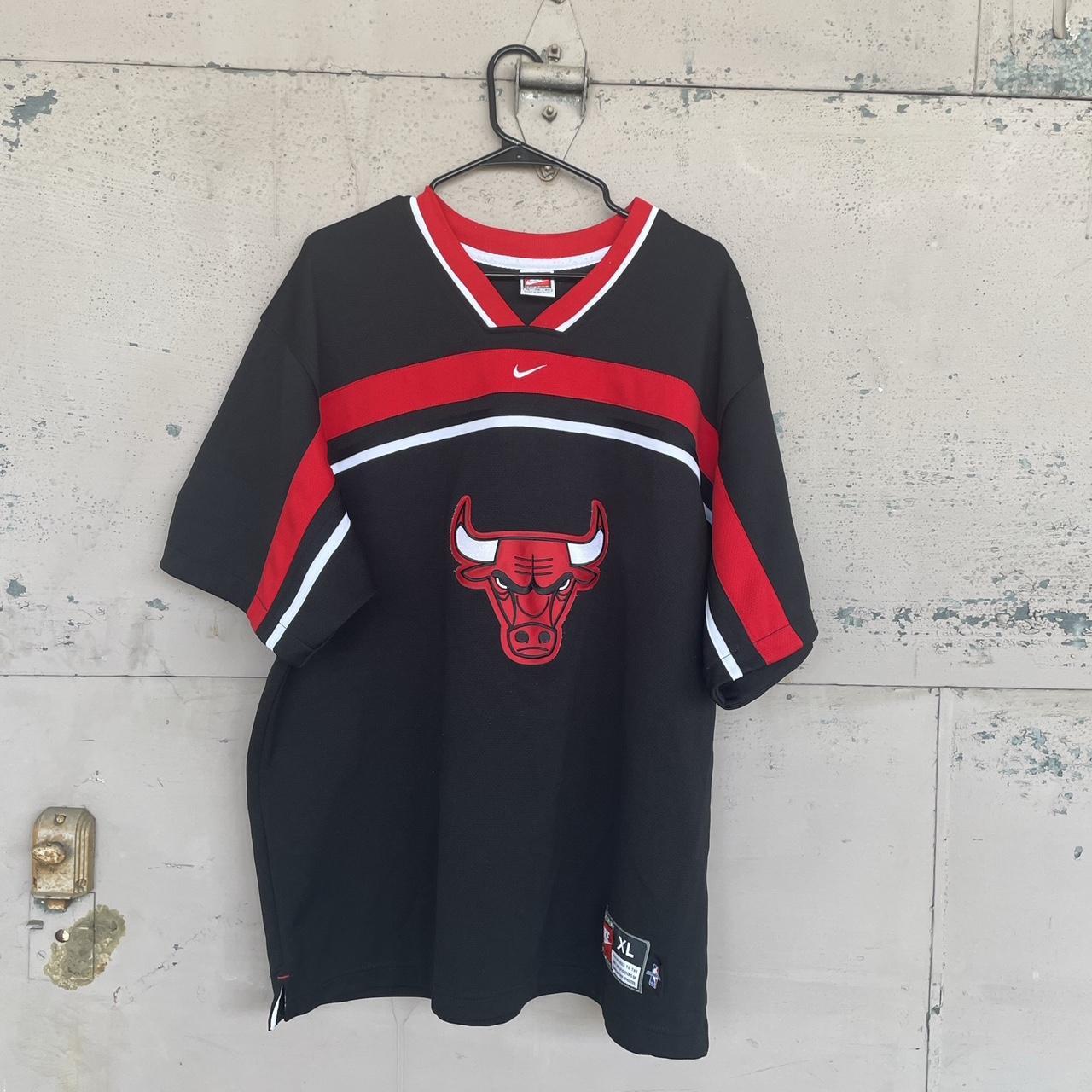 Official NBA Chicago hills warmup t shirt Great - Depop