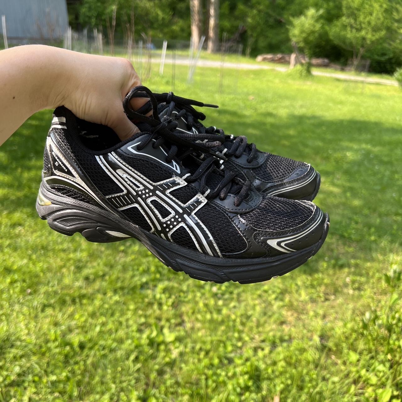 ladies black asics trainers