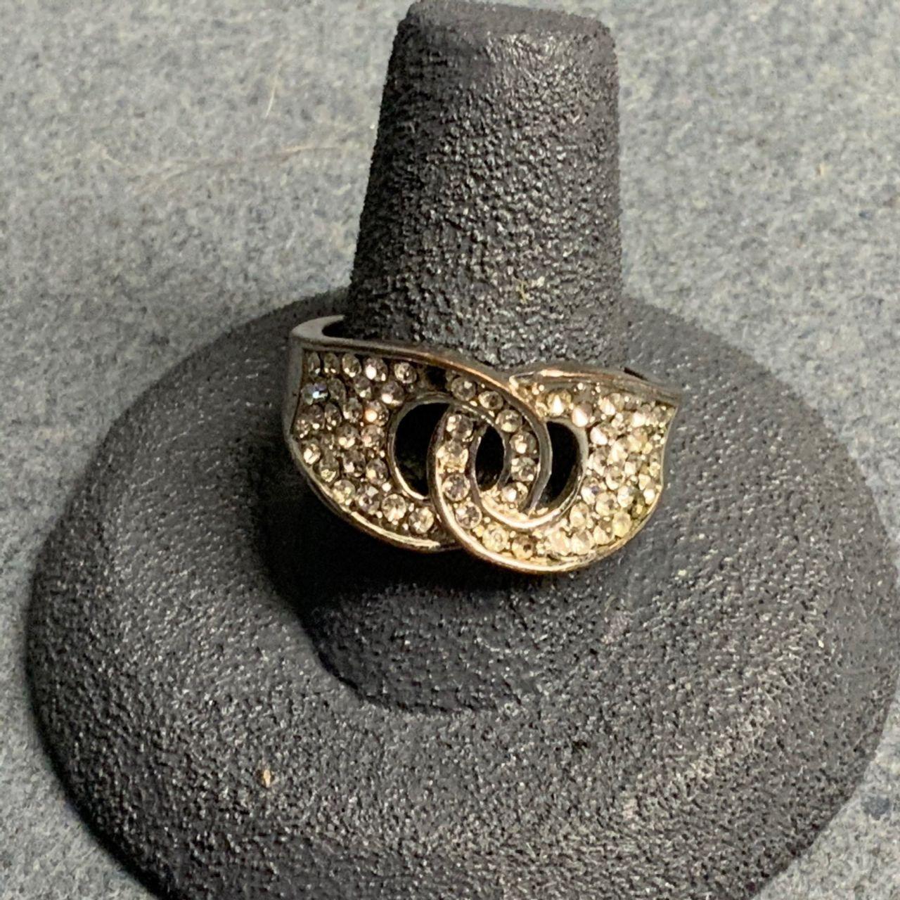 Vintage Women's Ring - Silver – Interlocking Loop… - image 1