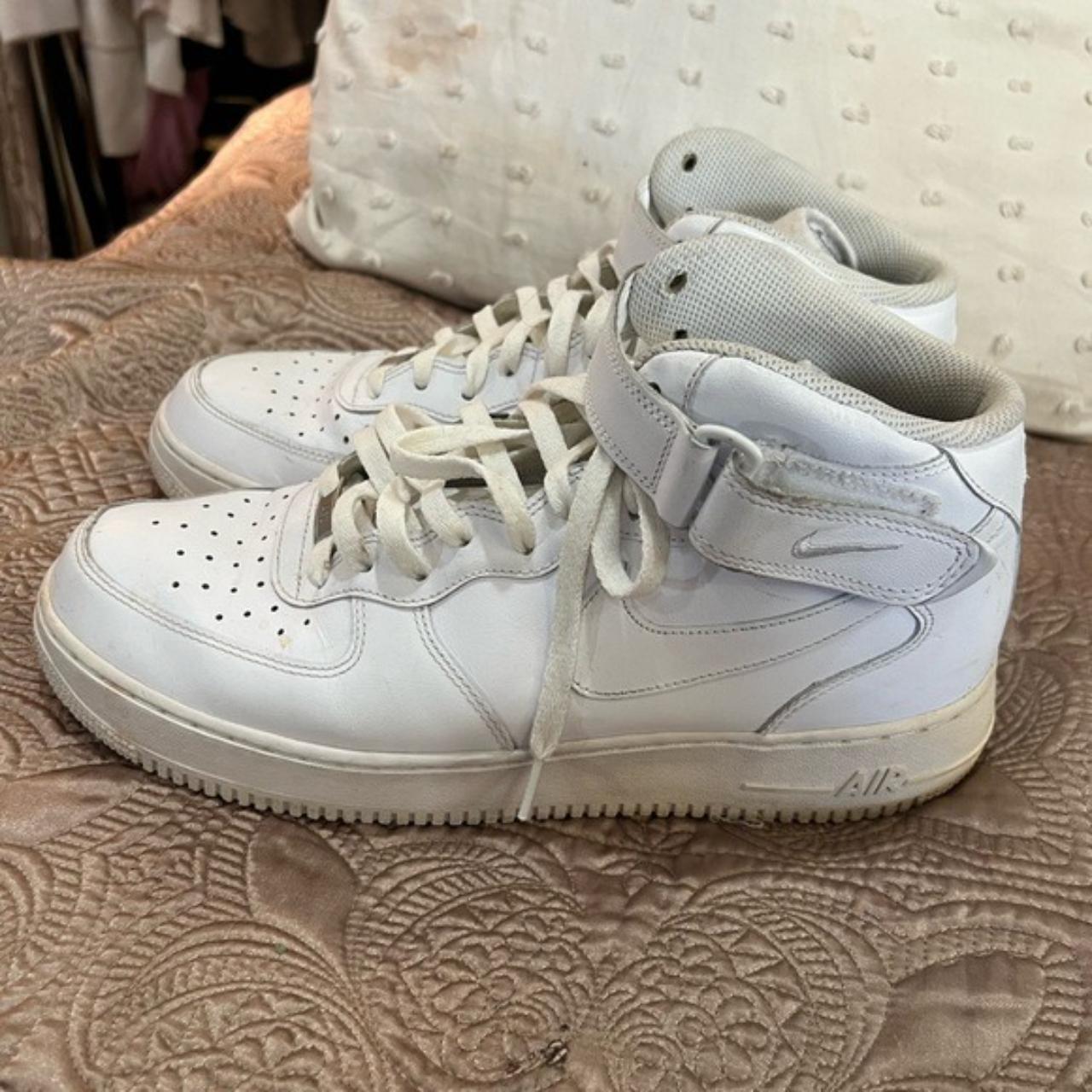 Nike Men's White Trainers | Depop