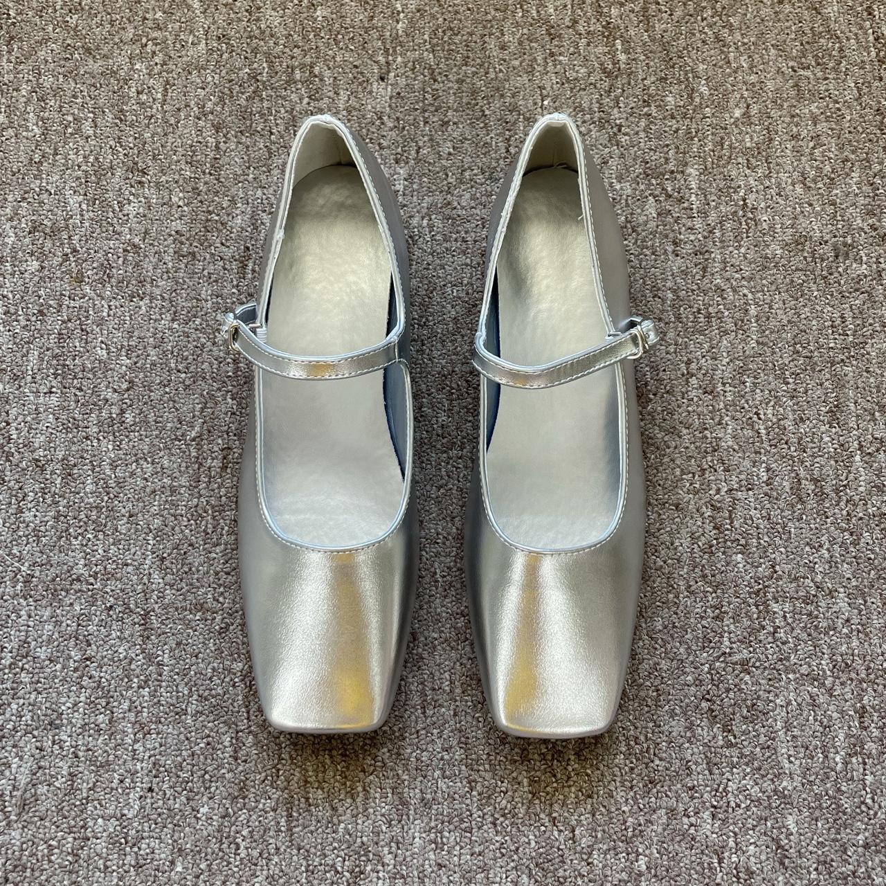 shoepalace silver toe