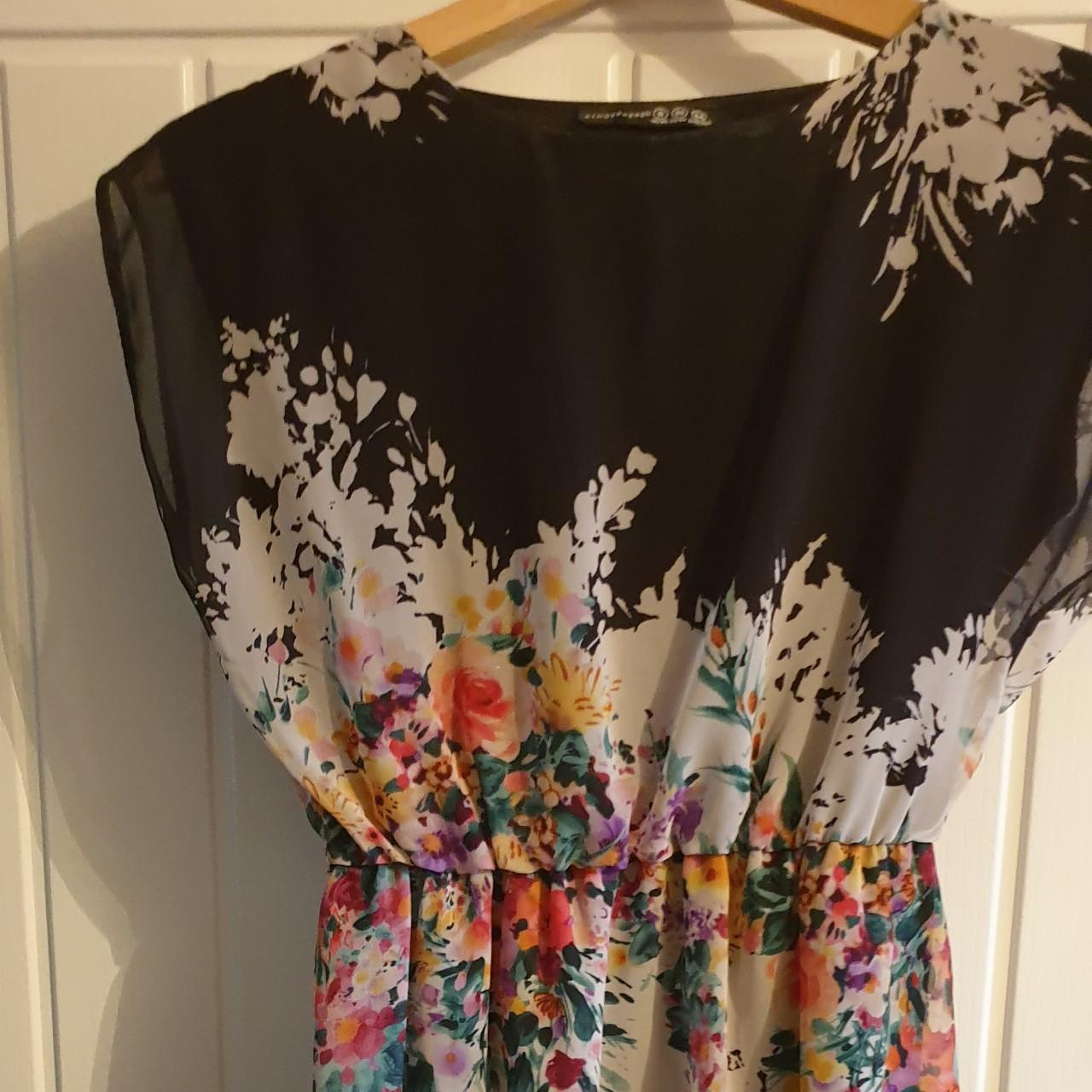 Floaty floral dress. - Depop