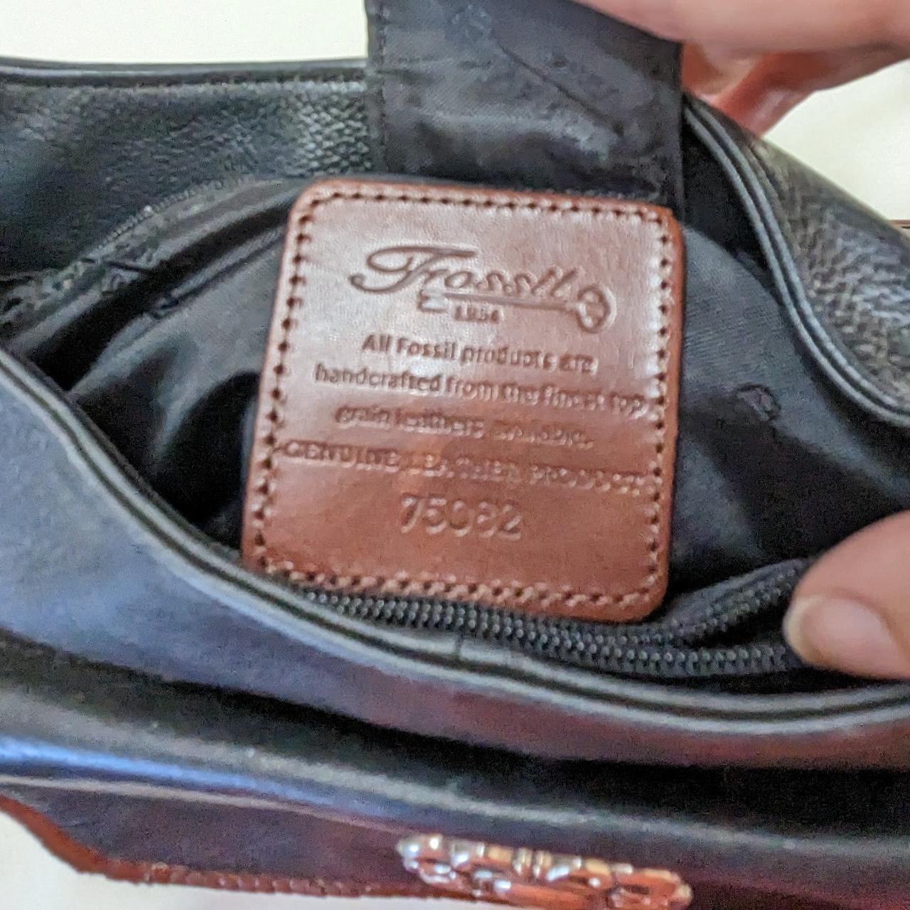 Fossil Leather Shoulder Bag, Luxury, Bags & Wallets on Carousell