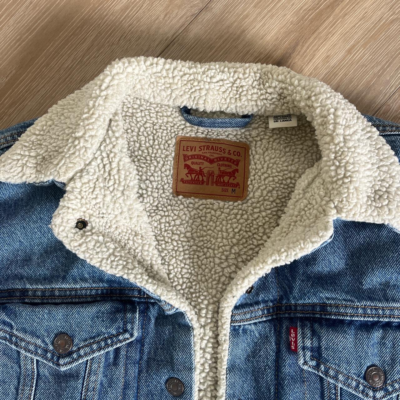 Levi's Women's Blue and White Jacket Depop