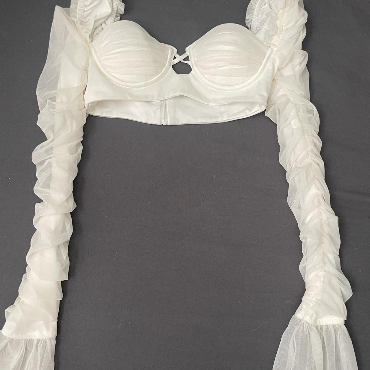 cute, cropped longsleeve oh polly top. built in... Depop