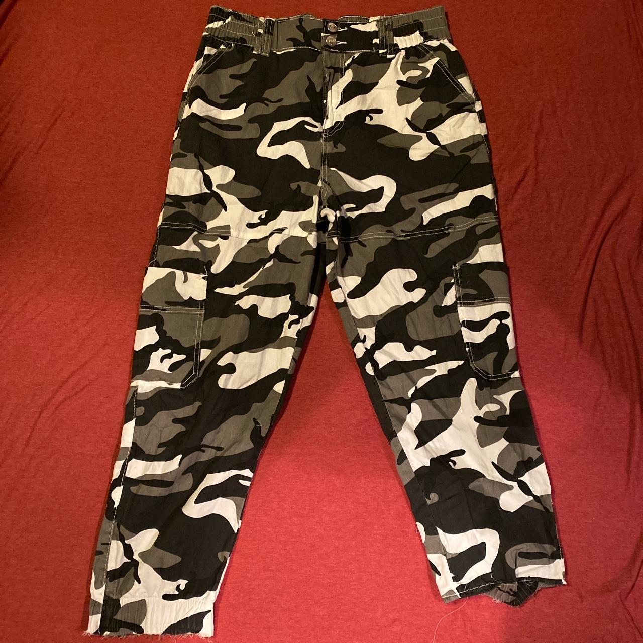 Almost famous hot sale camo joggers