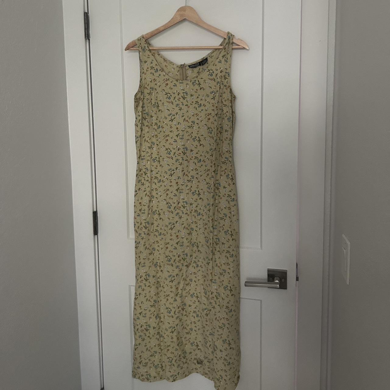 Floral midi-dress - Depop