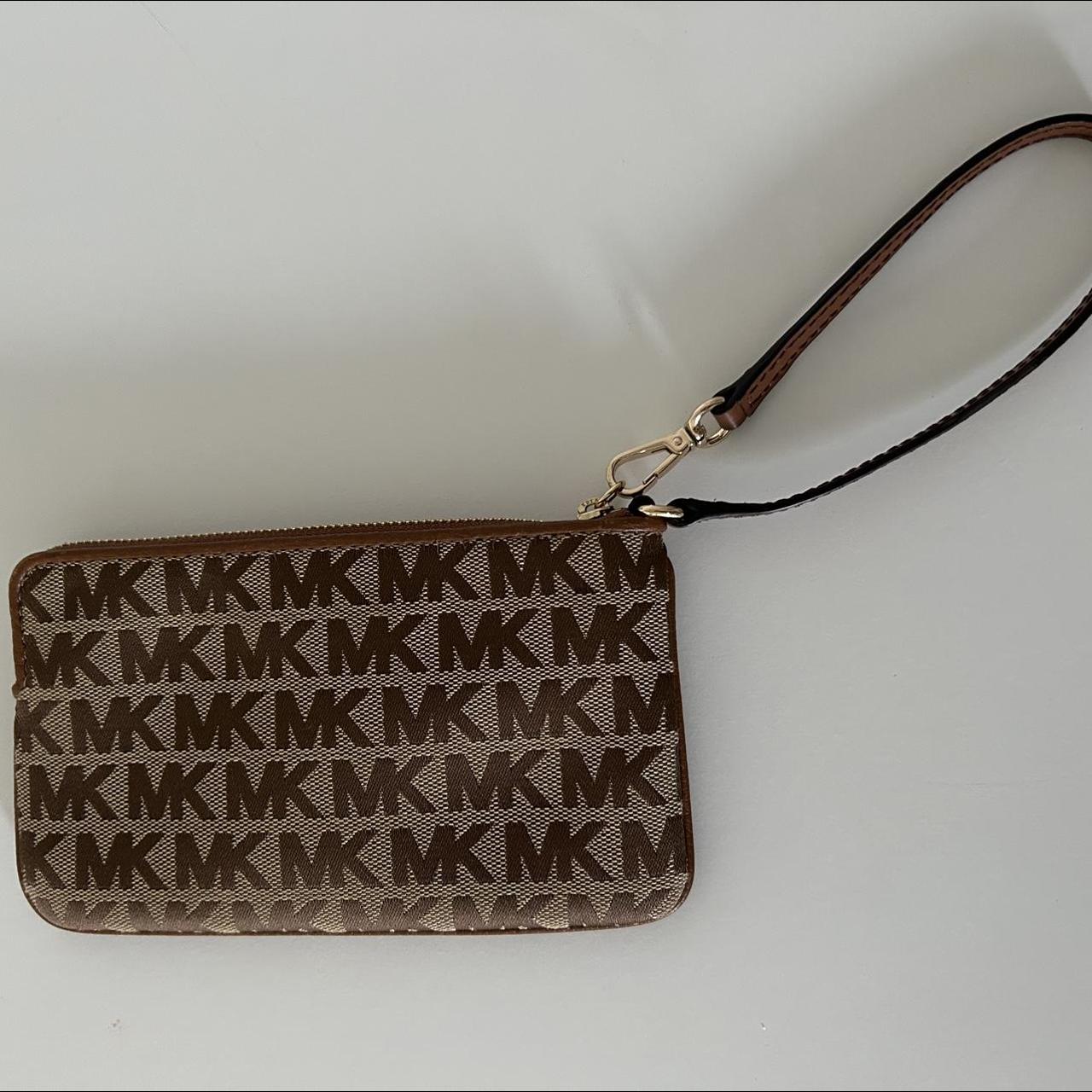 Michael Kors Wristlet wallet! #michaelkors #wallet - Depop