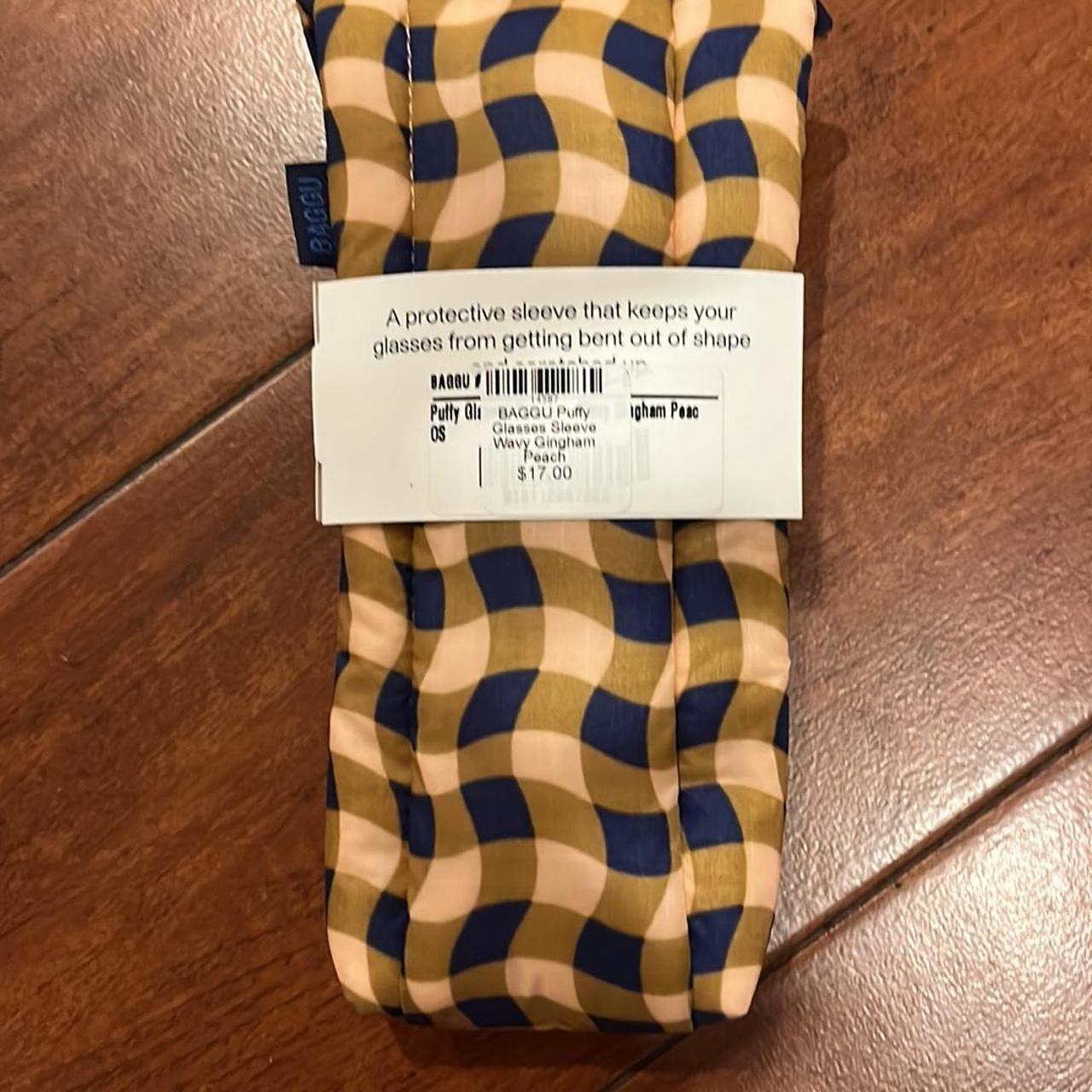 Baggu sun glasses case puffy , new with tags Wavy... Depop