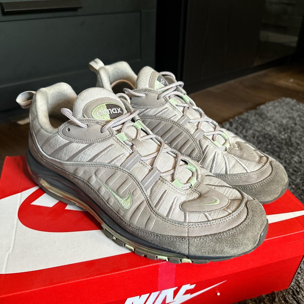 Nike Men's Grey and Green Trainers | Depop