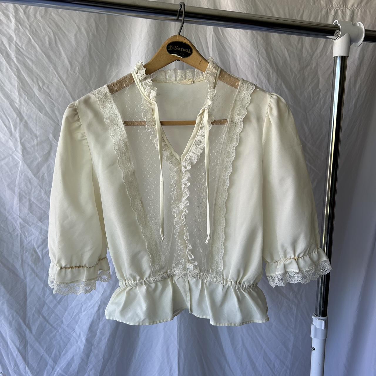 Beautiful 1970’s Vintage Cream Lace Peasant Blouse Depop