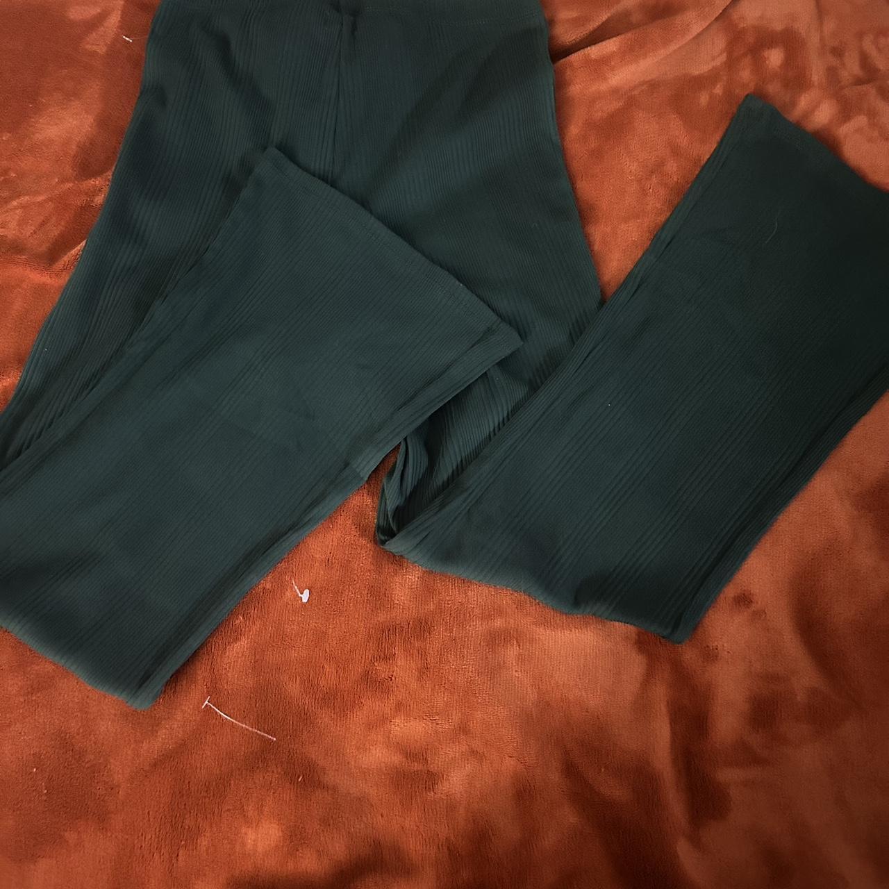 aerie green flowy pants very comfy good for swimsuit - Depop