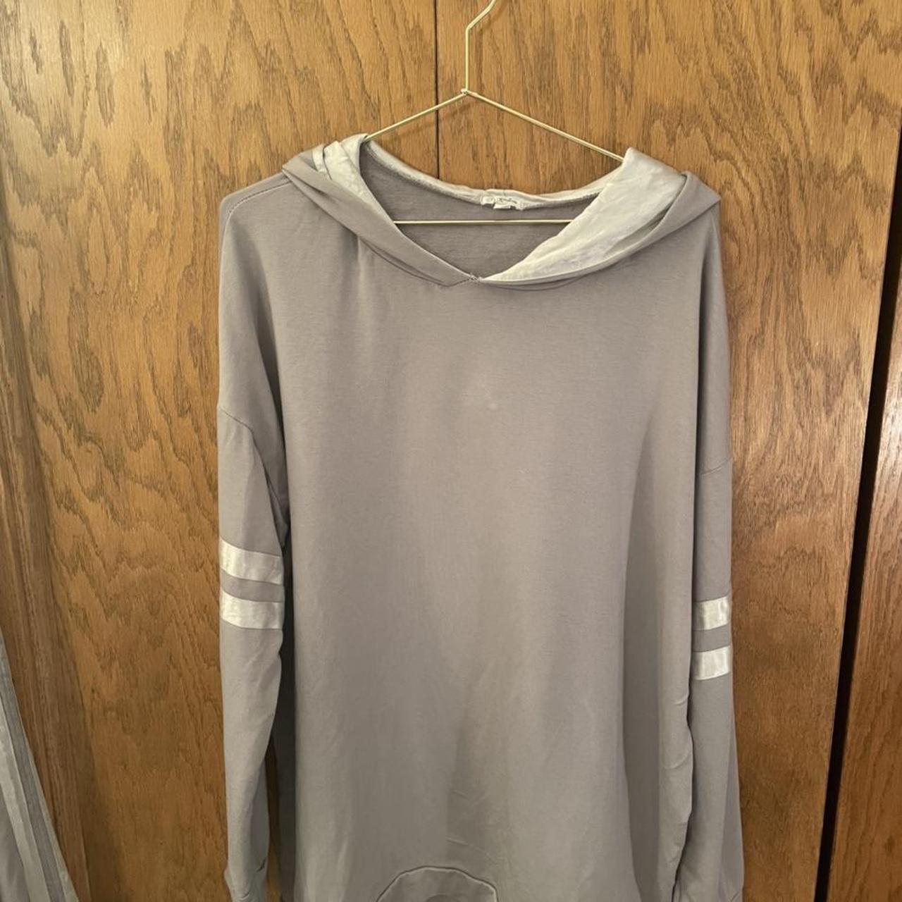 PJ Harlow Women's Grey and White Pajamas (3)