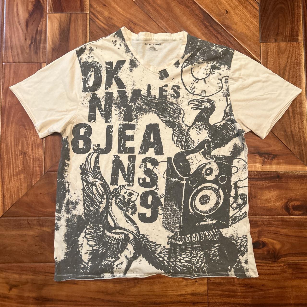 DKNY Men's White and Black T-shirt