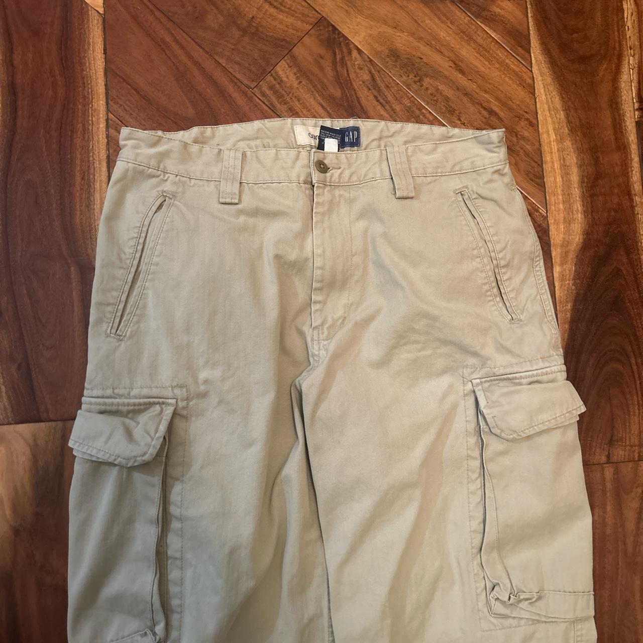 EARLY 2000S BAGGY AF CREAM GAP CARGO PANTS BEAUTIFUL... - Depop