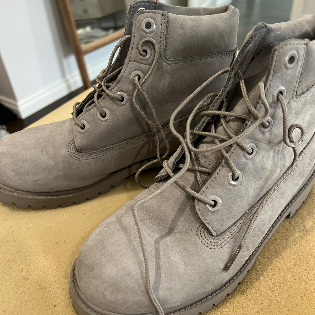 Grey timberlands only worn 5-10 times women’s