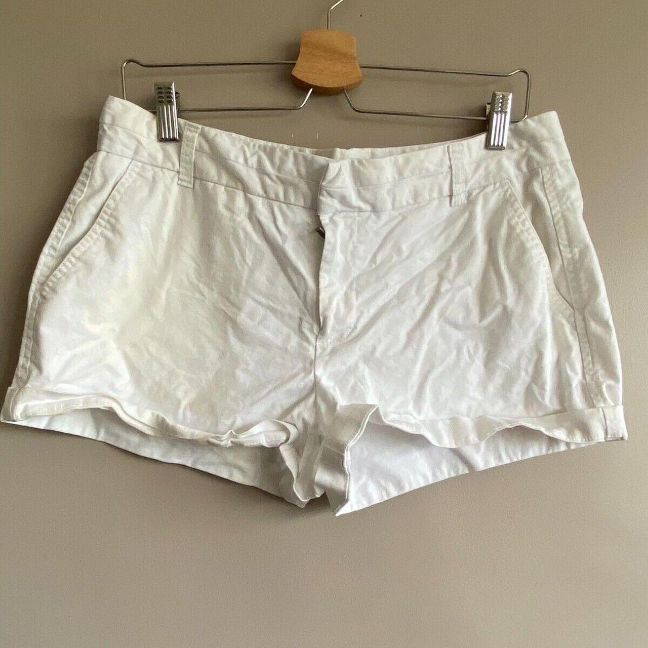 Gap Women's White Shorts | Depop