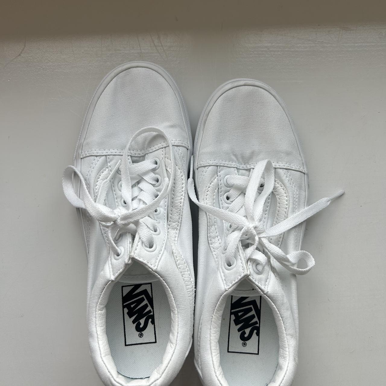 Cute White vans Pristine condition outerbanks