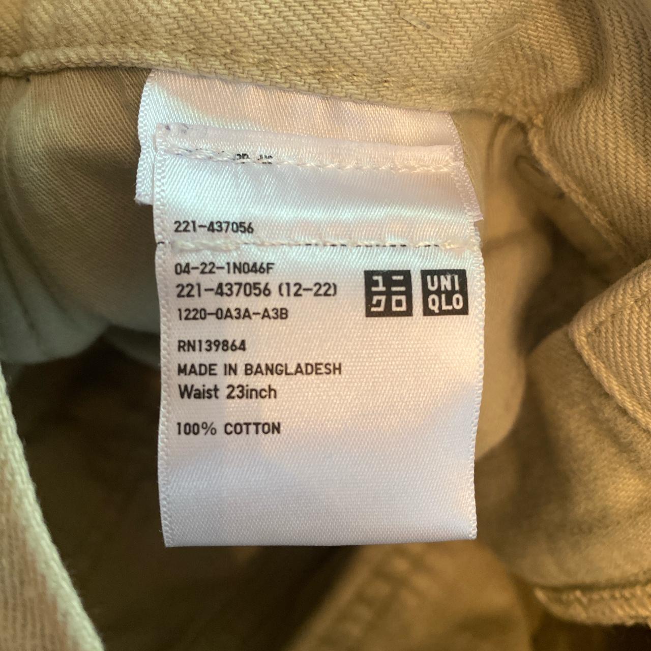 UNIQLO Women's Cream and Khaki Shorts | Depop