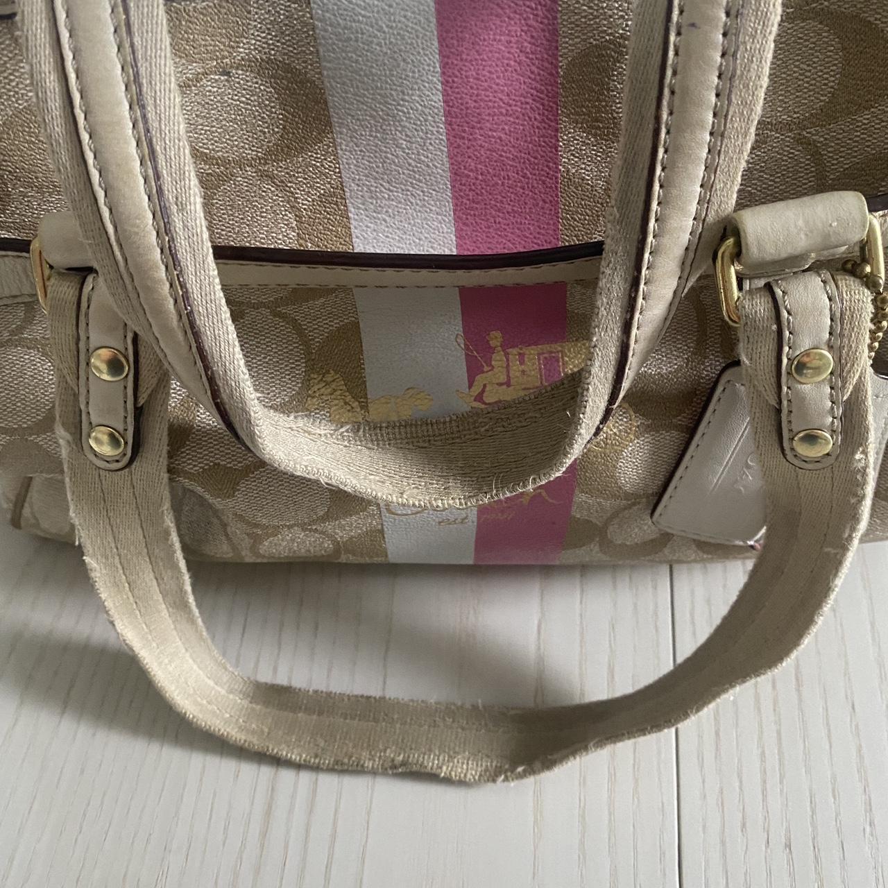 Elevate your style with this elegant Coach Heritage - Depop