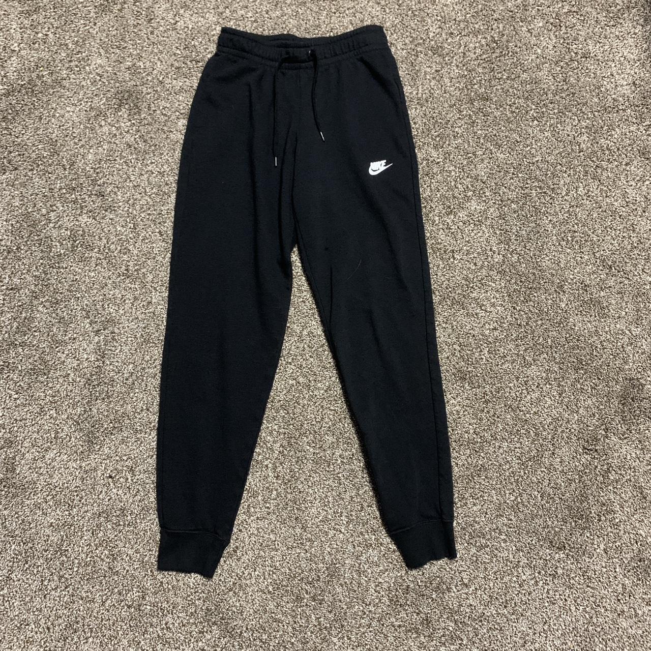 Black Nike sweat pants with no flaws - Depop