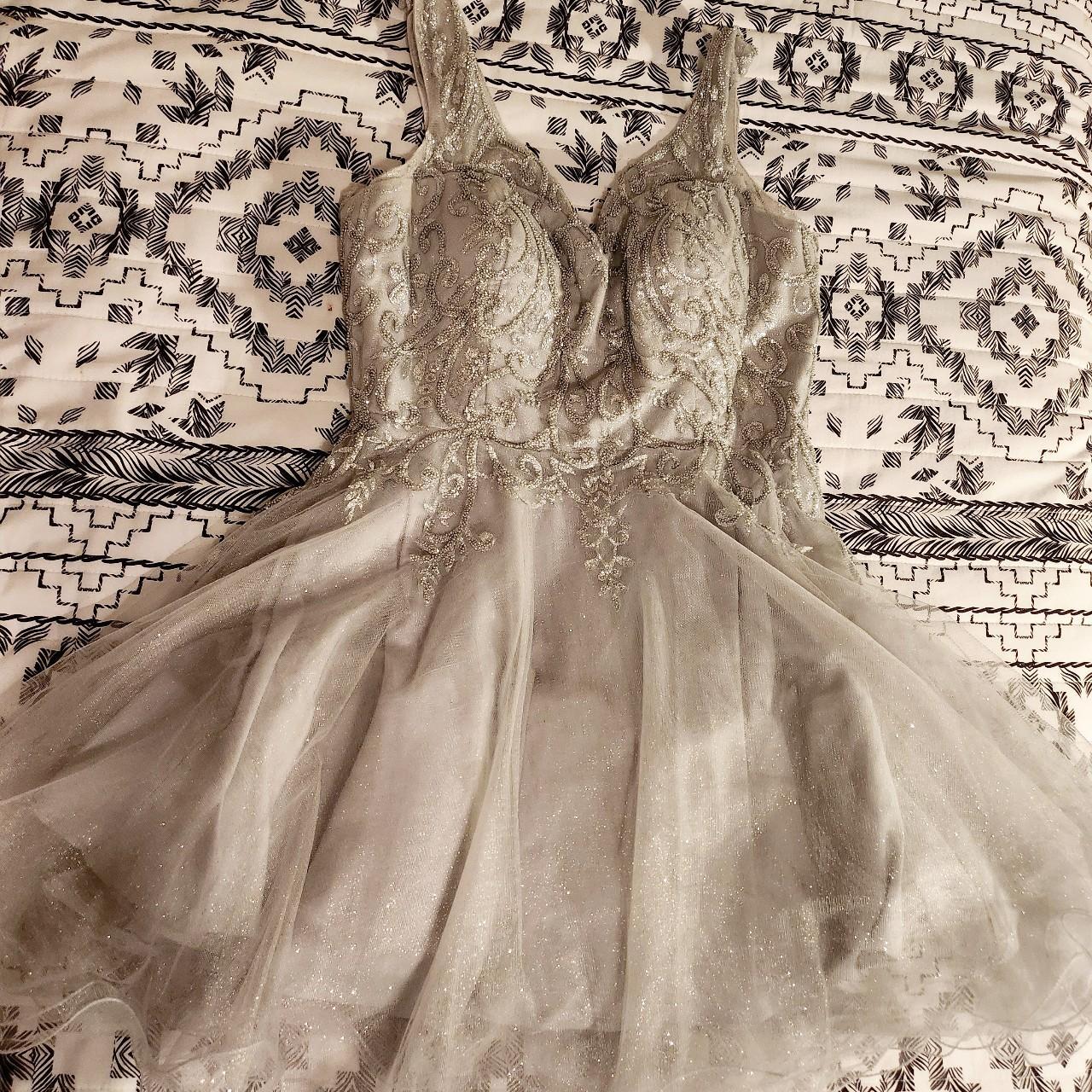 Worn once Quince dama dress 15 inch with 36 inch. Depop